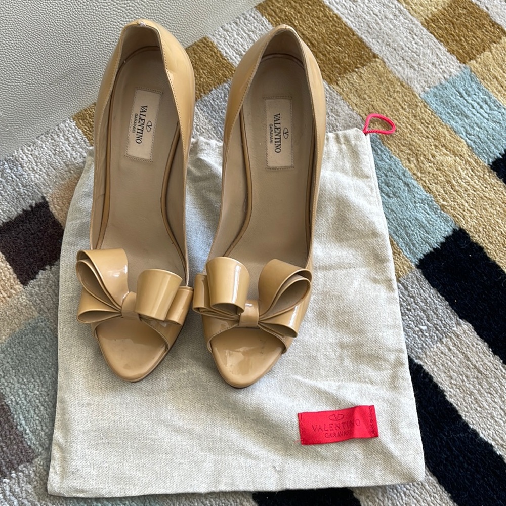 Valentino bow pumps